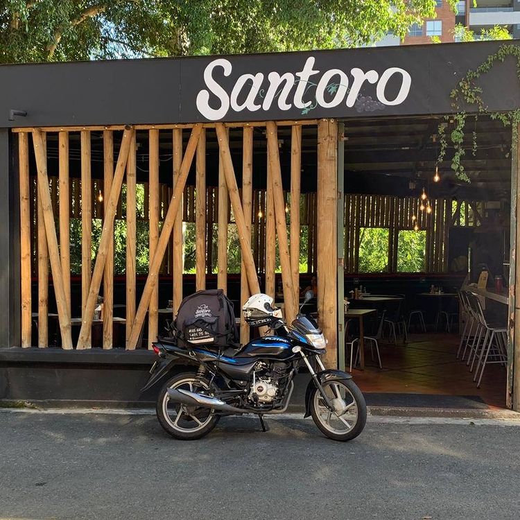 Restaurante Santoro ¿Cuál es la mejor pizza en Medellín? [2023]